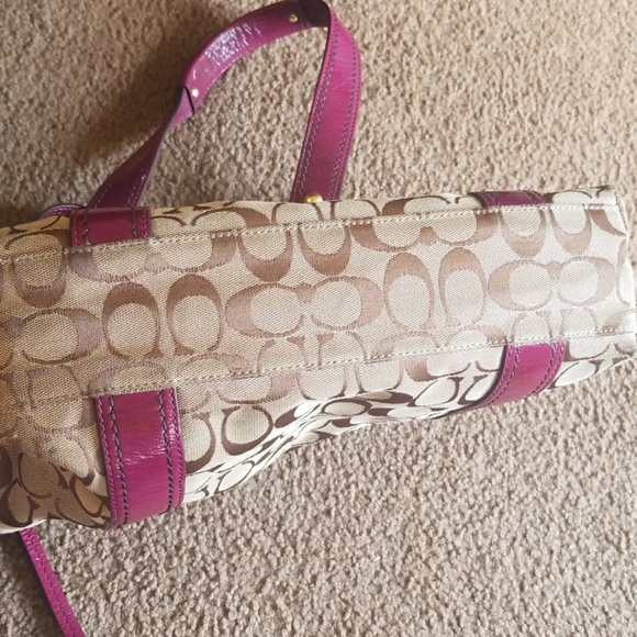 Coach purse - Picture 2 of 3